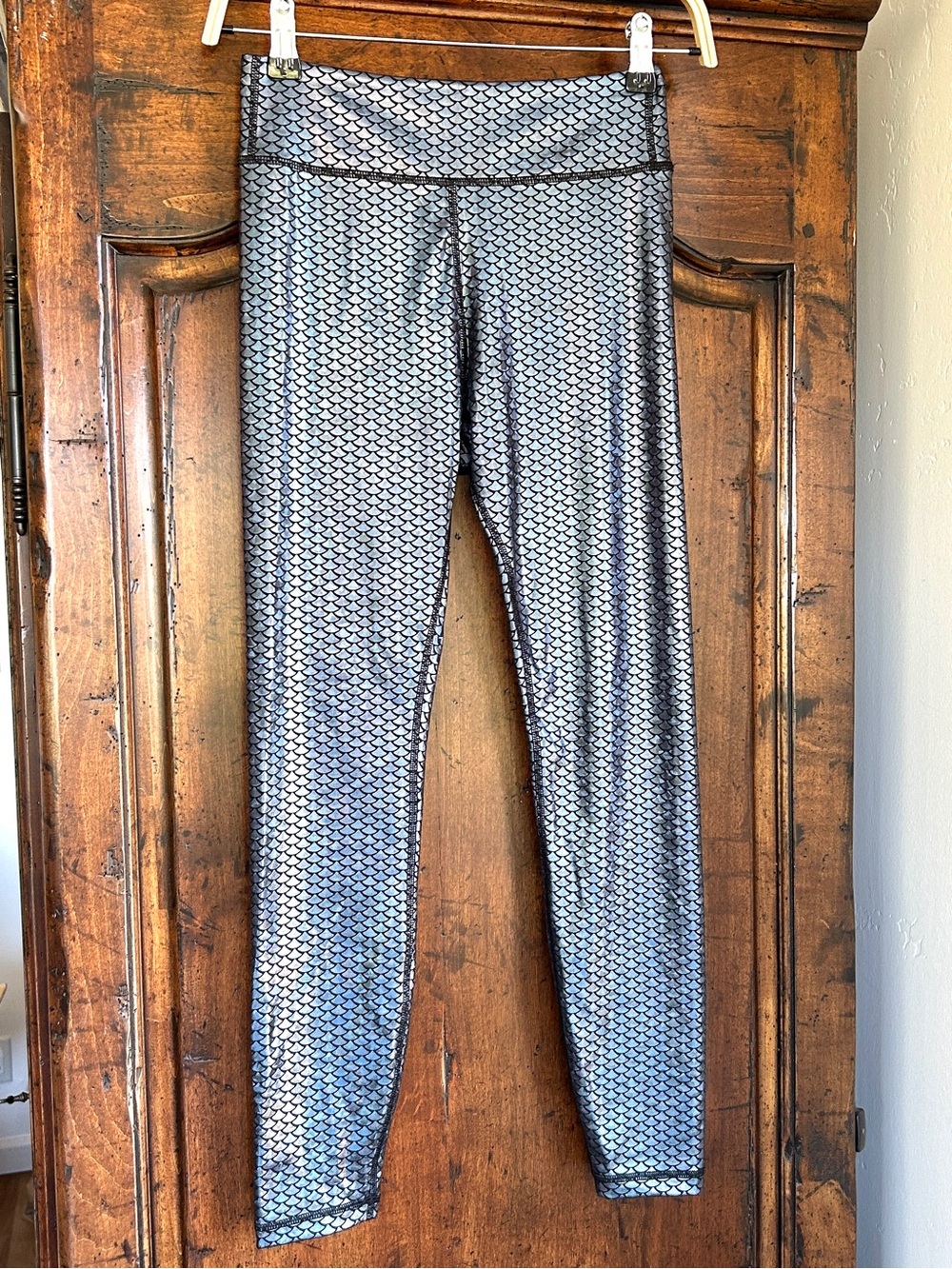 Emily Hsu Designs Metallic Mermaid Leggings NEW without tags Size XS/02